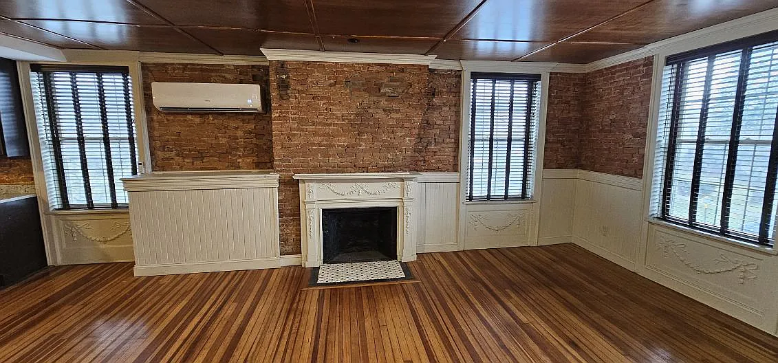 1 bed, 1000 sqft, $1,700 — Photo 2