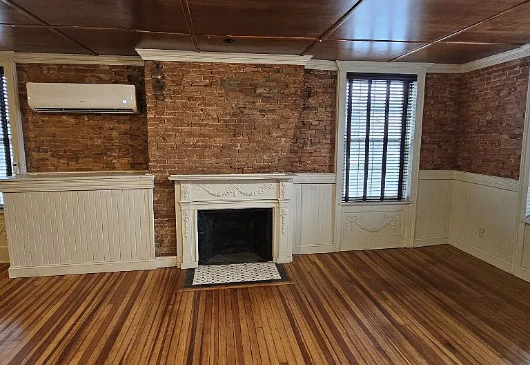 321 E Seneca St — Photo 2