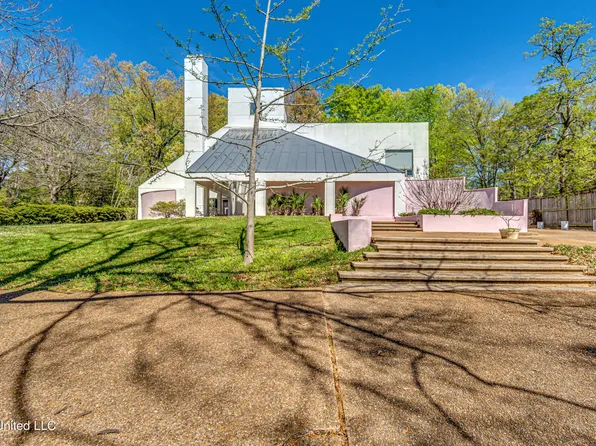 2426 Eastover Dr, Jackson, MS 39211