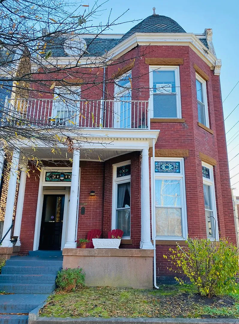 2525 Park Avenue — Photo 1