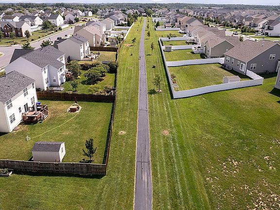 3rd image of 106 Cedar Mountain Dr