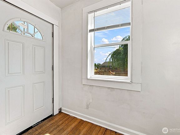 4th image of 620 W Main Street