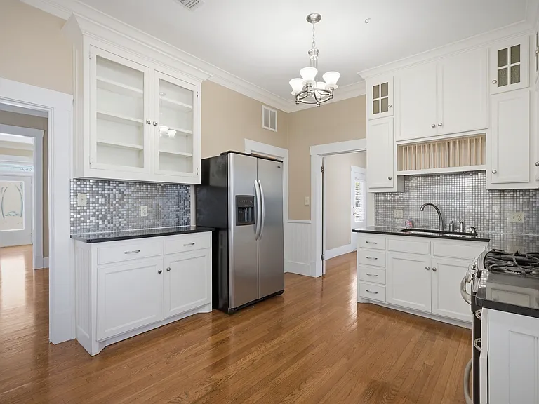 1231 W Main St — Photo 18