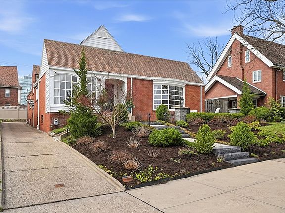 2nd image of 1449 N Highland Ave