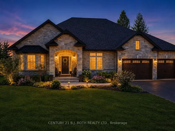 2 Roy Hickling Dr, Springwater, ON L9X 0J2