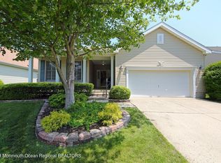 6 Cypress Point Dr, Neptune, NJ 07753