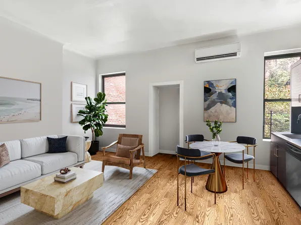 164 Underhill Avenue image 11 of 18