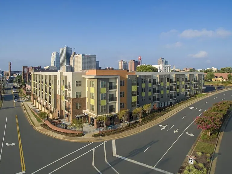 757 North Apartments — Photo 15