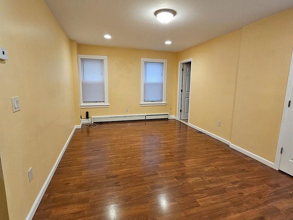 2nd image of 64 Richardson St #5