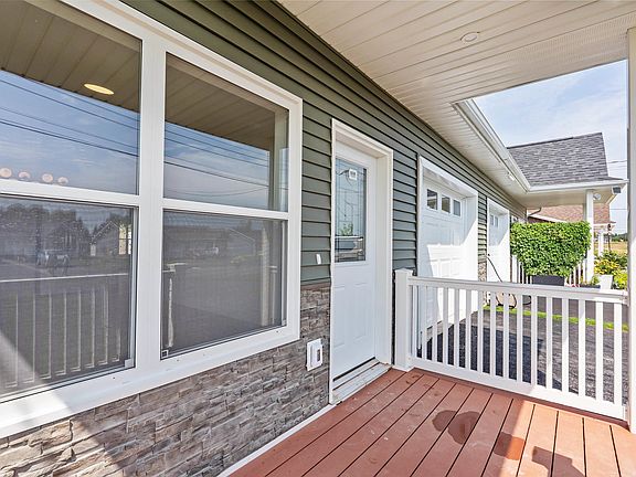 4th image of 15 Summer Hill Pl