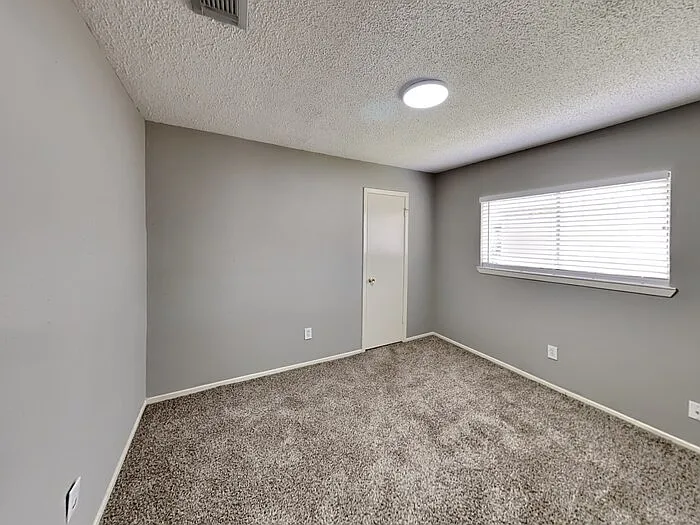 24030 Griffin House Ln — Photo 13
