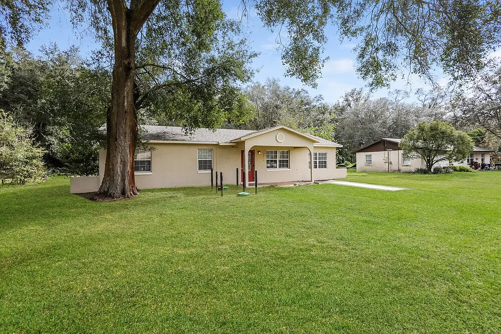 3 bed, 2.0 bath, 1352 sqft, $3,140 — Photo 3