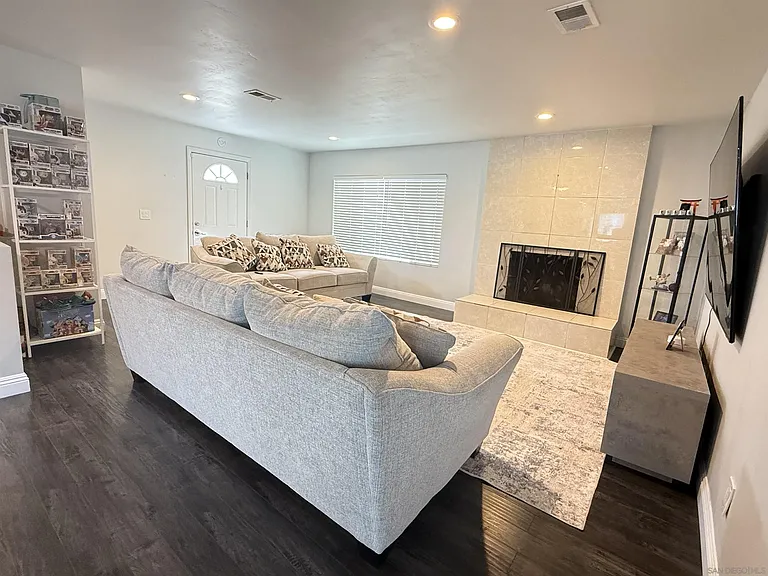 1121 Grand Ave — Photo 3