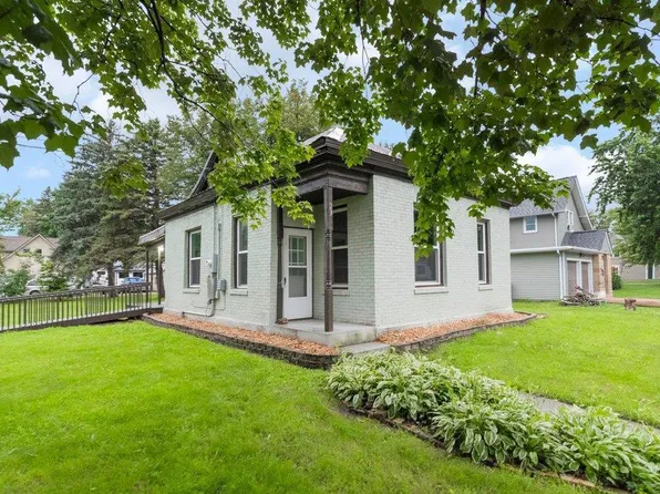 23 Oak St N, Lester Prairie, MN 55354