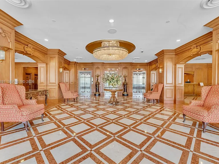 700 Biltmore Way #918 — Photo 10