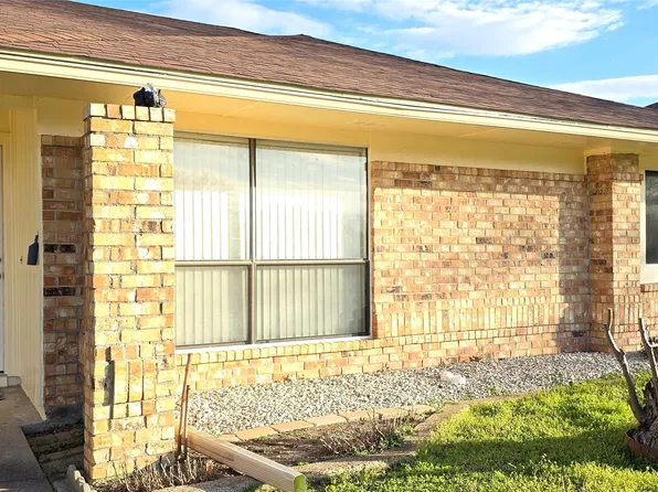 2224 Limestone Ln, Garland, TX 75040
