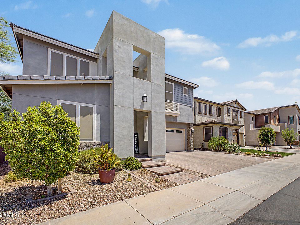 1st image of 200 E WISTERIA Drive