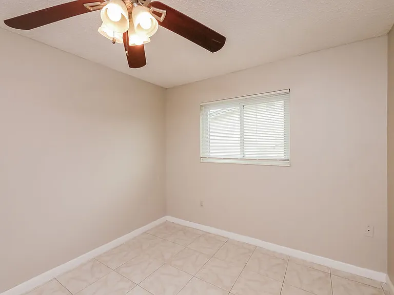 9521 NW 25th St — Photo 13