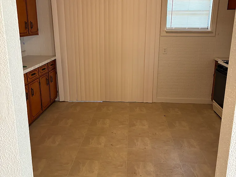 2312 Moss St — Photo 6