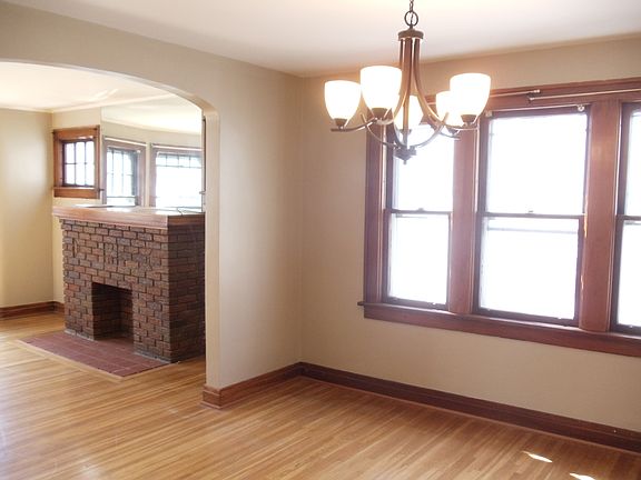 3rd image of 82 Enola Ave Floor 2