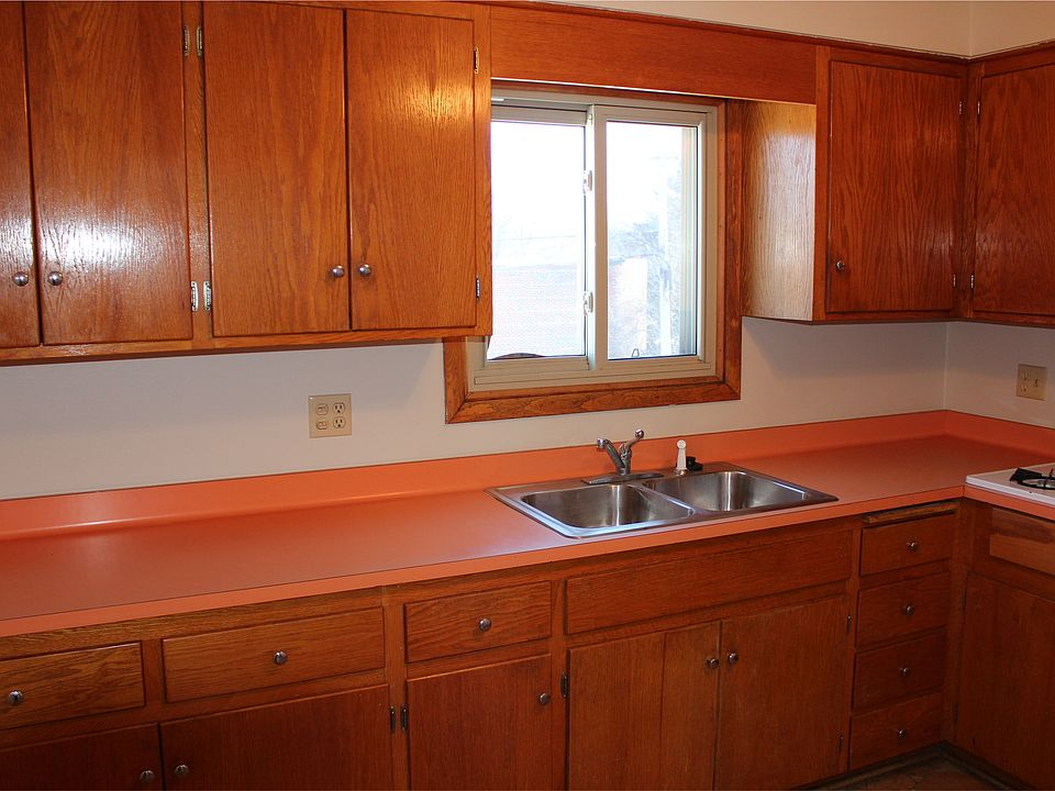 1st image of 1222 N 116th St