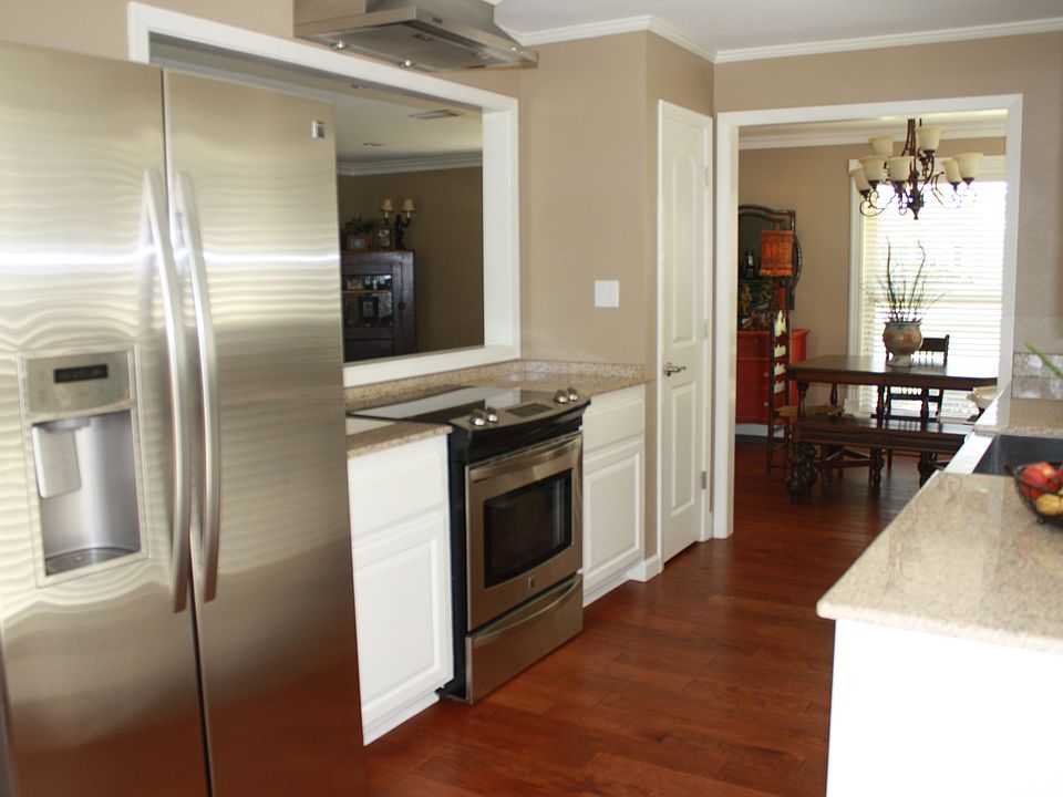 1st image of 104 Pinewood Dr