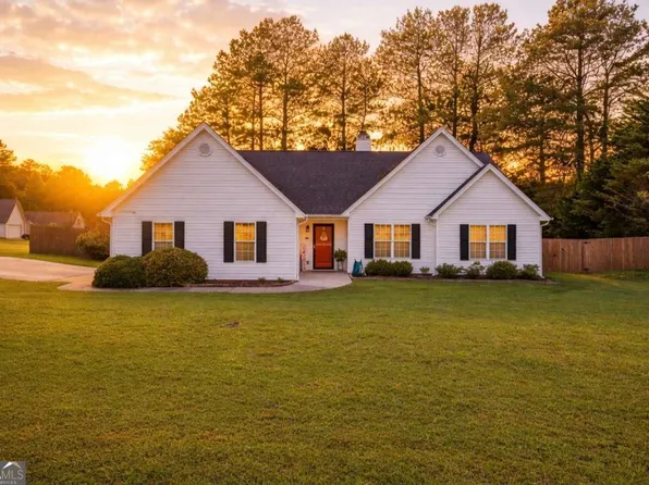 734 Evergreen Dr, Winder, GA 30680