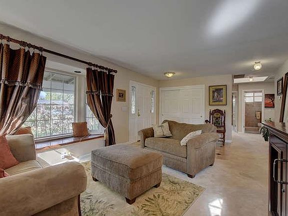 4th image of 766 Loyalton Dr