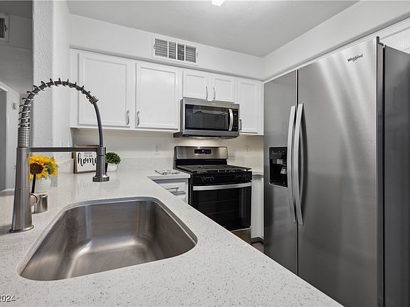 2nd image of 3078 Tarpon Dr Unit 103