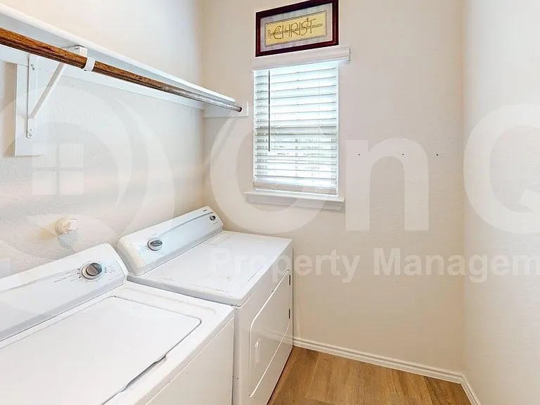 915 Presleigh Dr — Photo 18