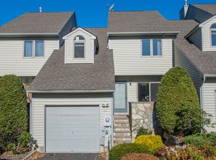 27 Currey Ln, West Orange, NJ 07052