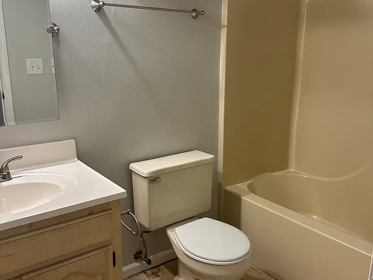 1008 Beach Dr SW #B1 — Photo 12