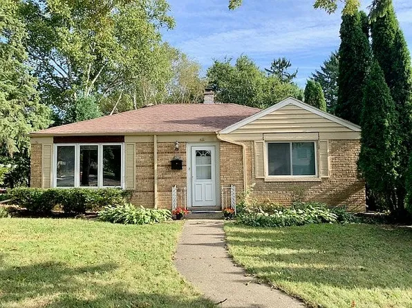630 E Rockland Rd, Libertyville, IL 60048