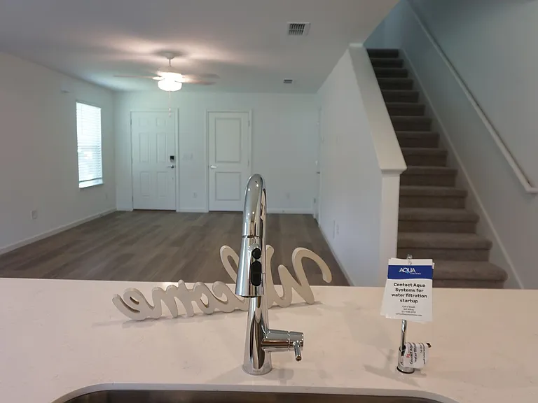 6095 Falcon Gate Ln — Photo 4