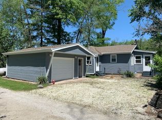2633 N River Isle West Rd, Momence, IL 60954