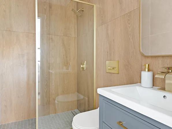 482 Jefferson Avenue image 7 of 15