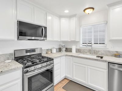 915 Rancho Roble Way, Sacramento, CA, 95834