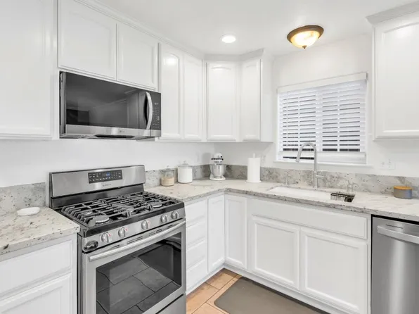 915 Rancho Roble Way, Sacramento, CA 95834