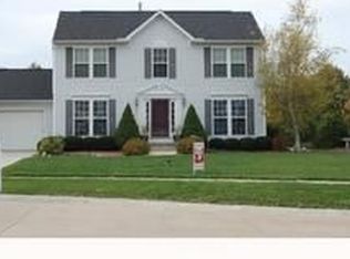 35092 Clear Creek Dr, North Ridgeville, OH 44039