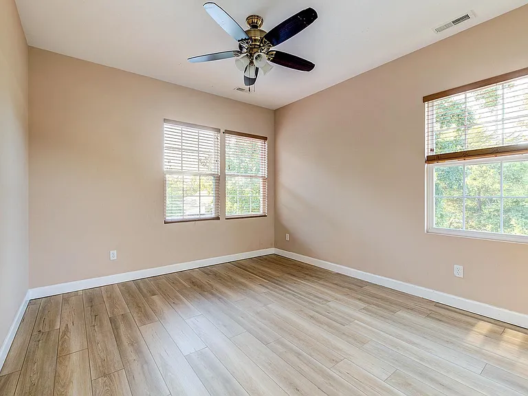 1140 Collingwood Dr — Photo 23