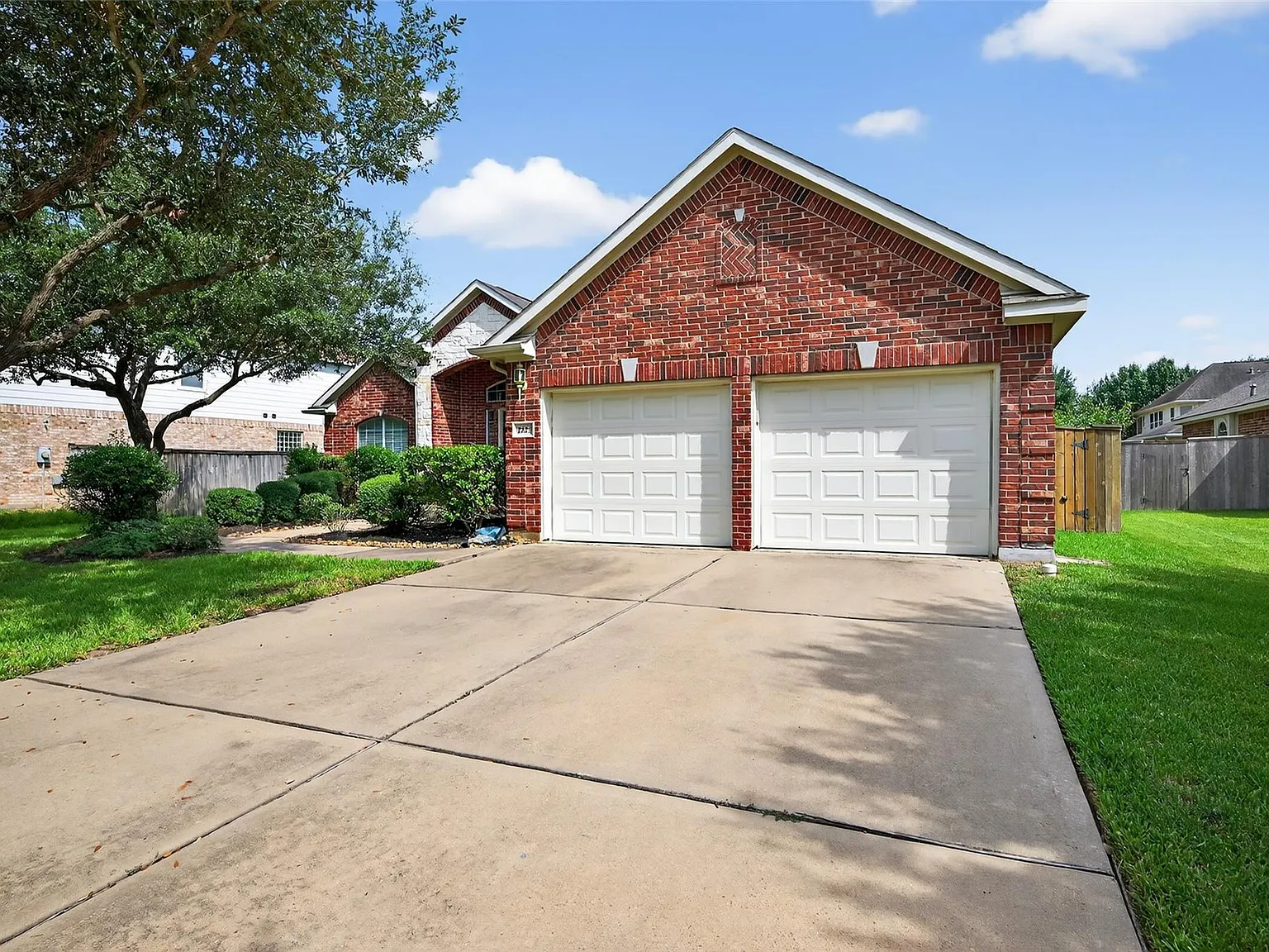 4 bed, 2.5 bath, 3051 sqft, $2,900 — Photo 3