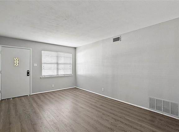 5th image of 2721 Cedar Park Blvd