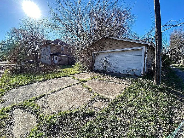 Listing photo 5