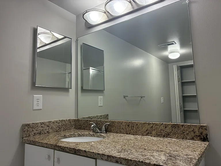Prentiss Pointe Apartments — Photo 199