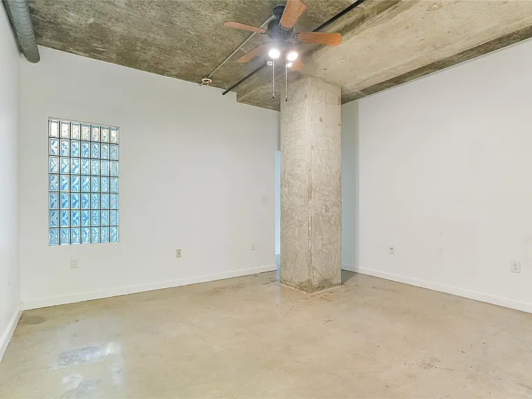 2000 Bagby St #2401 — Photo 15