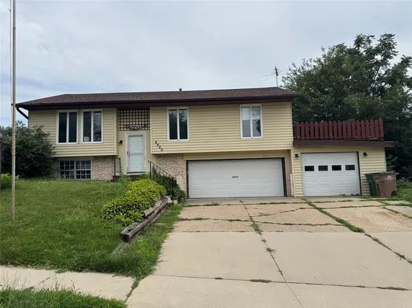 4420 Wakonda Dr, Norwalk, IA 50211