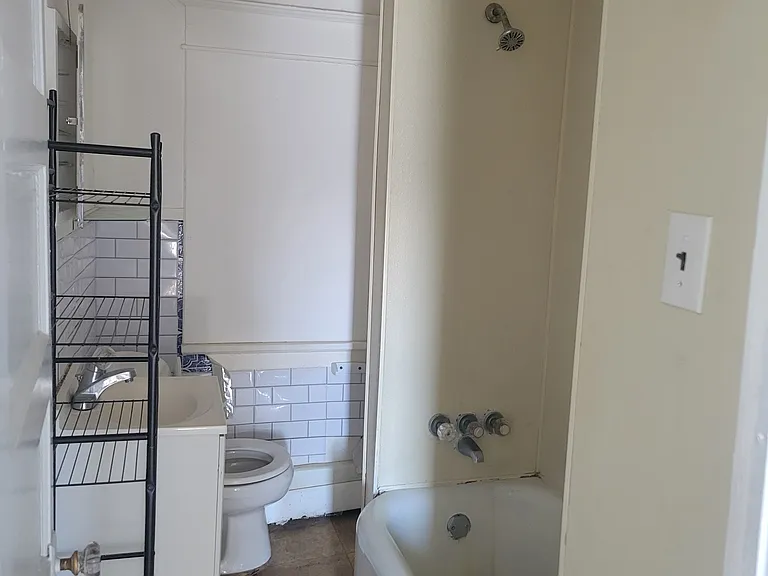 30 Columbia St #4 — Photo 4