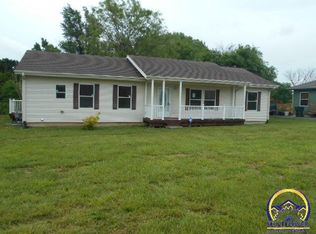2216 SE Highland Ave, Topeka, KS 66605