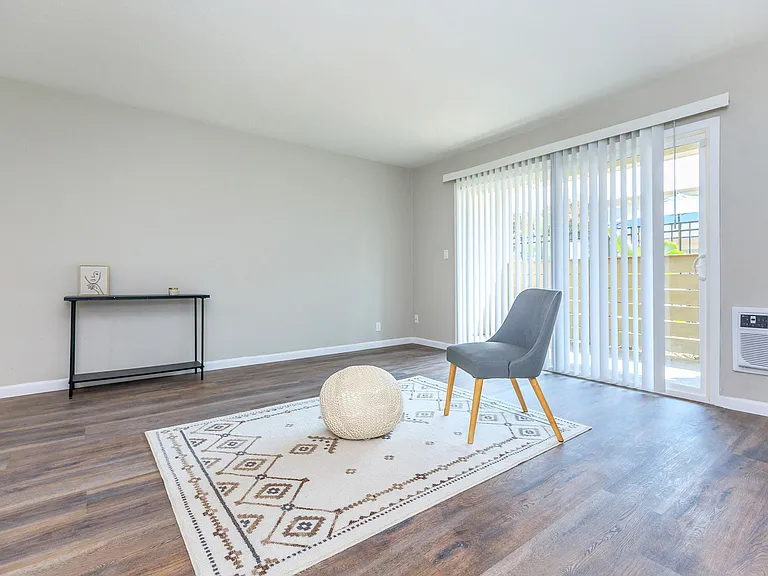 4401 Central Ave — Photo 56