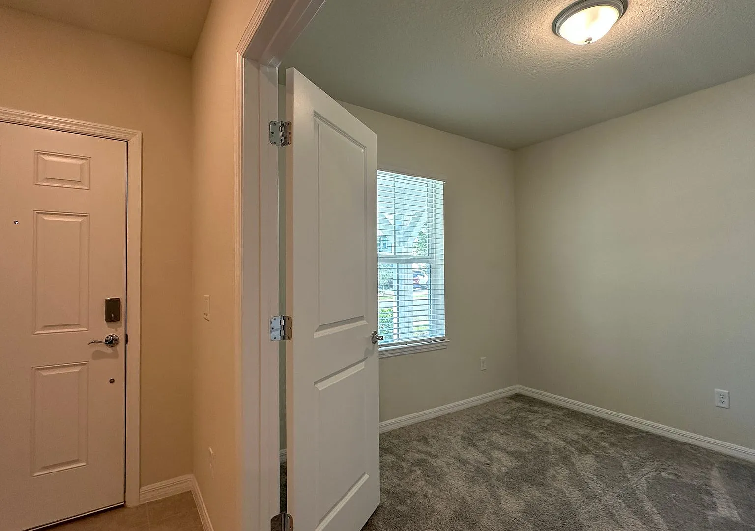 Move-In Ready 3 Bedroom + Office in Desirable Winding Meadows — Photo 4